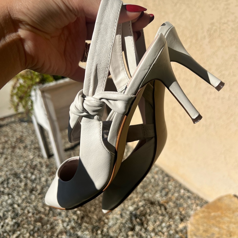 Nine West 7.5 Cream leather upper Ankle Strap - Picture 4 of 9